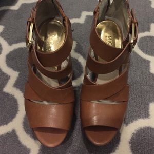 PRE OWNED MICHAEL KORS WEDGE