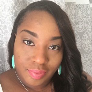 Meet your Posher, Jeanine