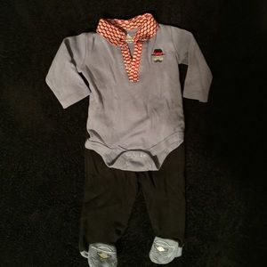 👶🏼Baby Outfit Gently Used (6M)