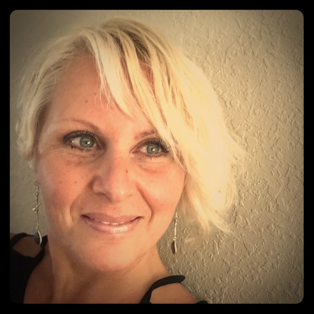 Meet your Posher, Caroline