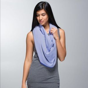Lululemon Vinyasa Reversible Scarf