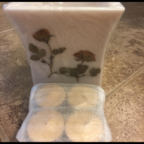 🌺PRICE DROP‼️Soy Rose Calming Candle🌺 - Picture 1 of 3