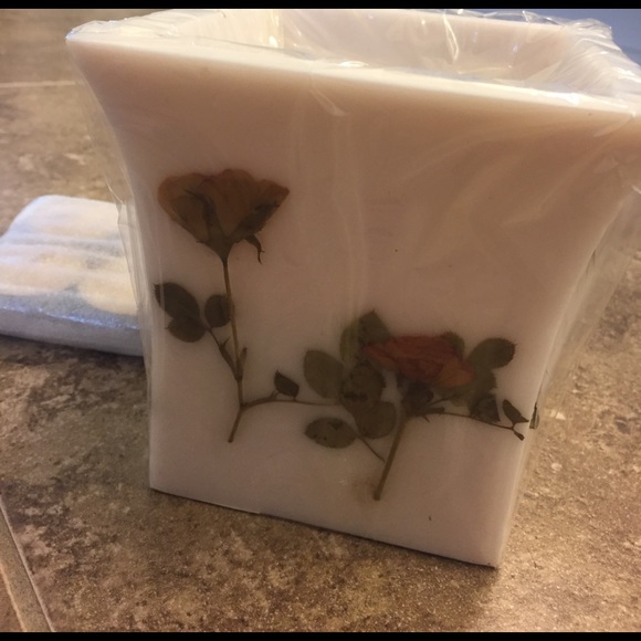 🌺PRICE DROP‼️Soy Rose Calming Candle🌺 - Picture 2 of 3