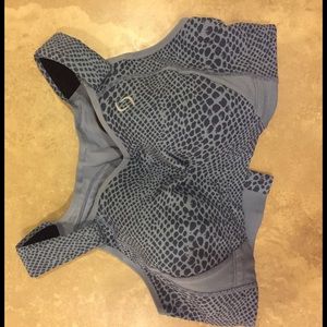 Moving comfort Juno used sports bra (size: 36C)