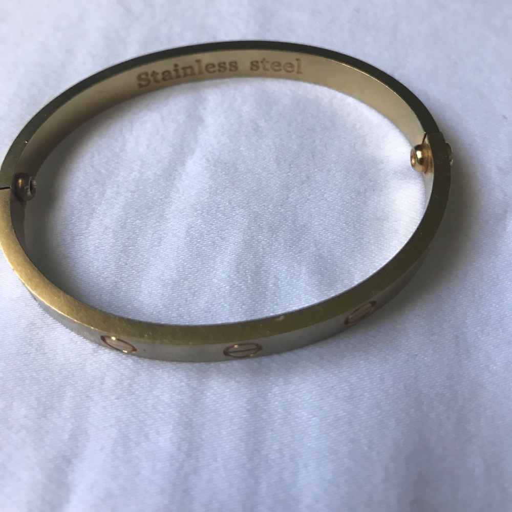 Gold bracelet