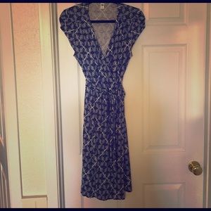 Old Navy Wrap Dress Blue and White Nursing Medium