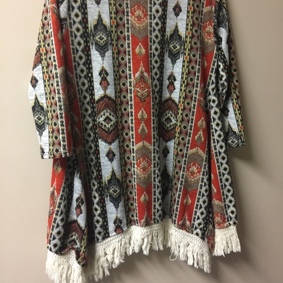 Boutique Aztec design blouse - Size small - Picture 2 of 2