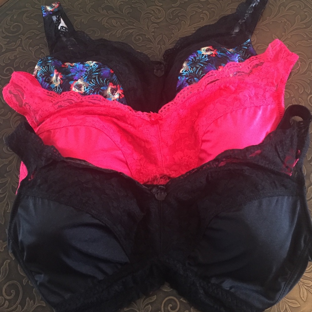Sexy Rhonda Shear bras size 1X but runs big!