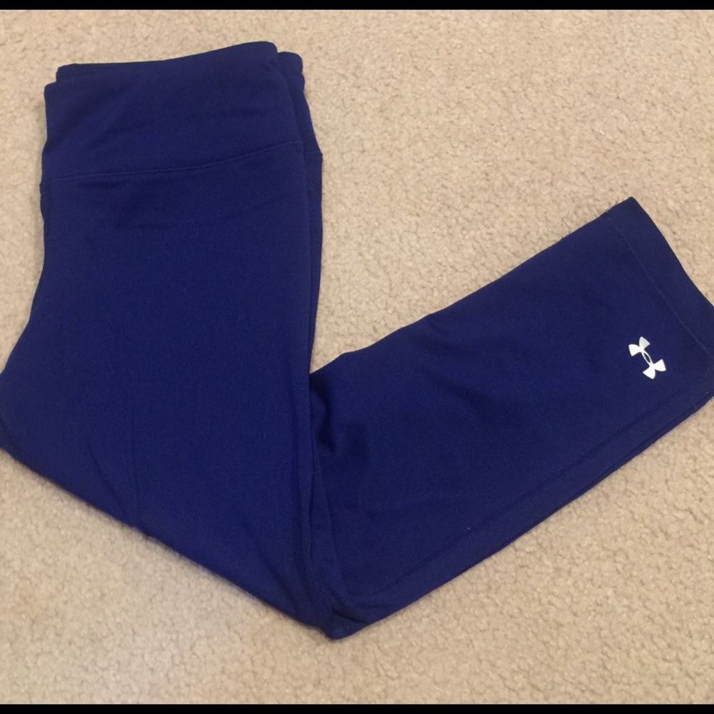 Under Armour cool lot blue workout capris!