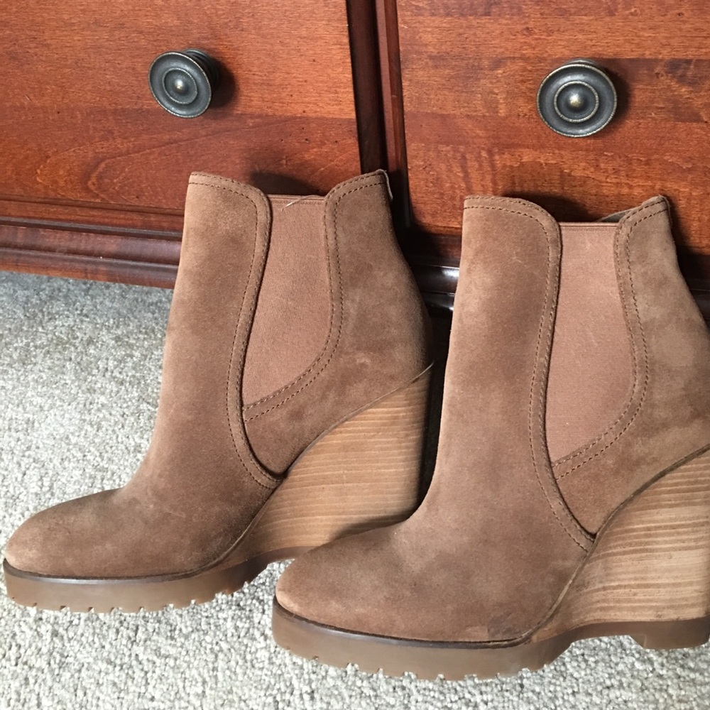 Michael Kors booties. Brown suede. Size 7