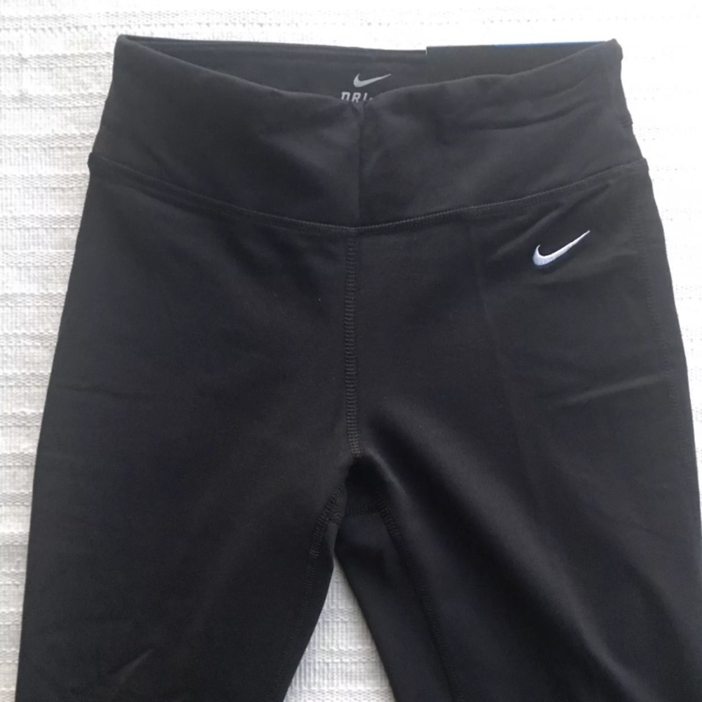 Women’s Nike Legend Tight Fit Training Tights - Picture 2 of 4