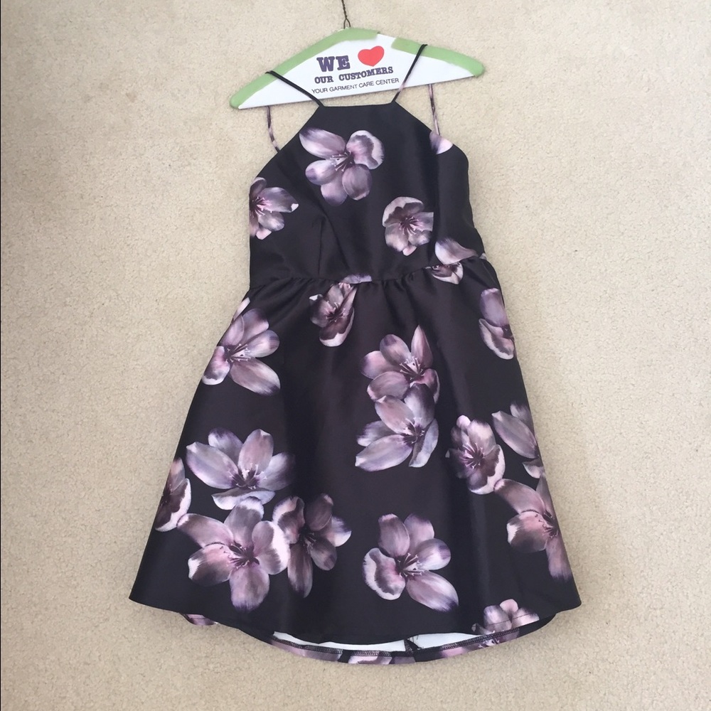 ❗️MAKE AN OFFER❗️Lulus Backless Halter Dress
