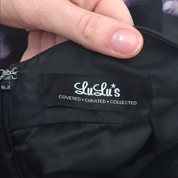 ❗️MAKE AN OFFER❗️Lulus Backless Halter Dress - Picture 3 of 4