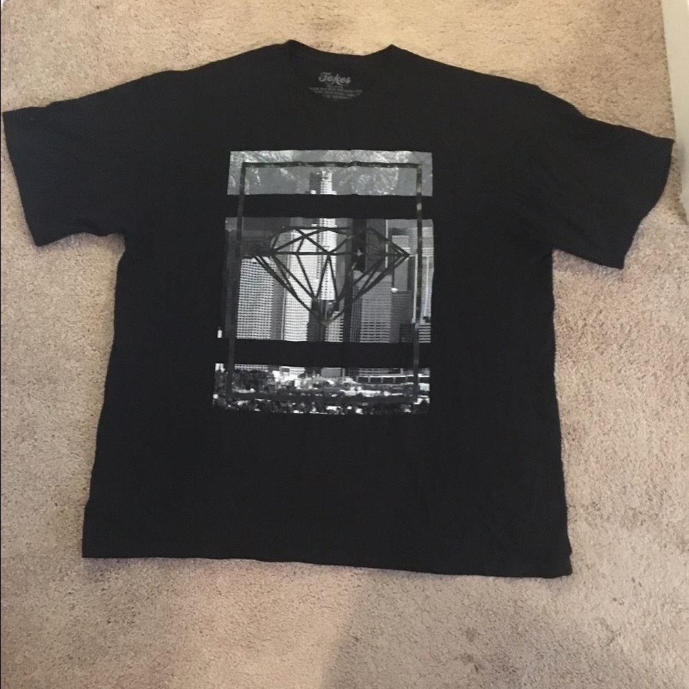 T-Shrit - Picture 2 of 3
