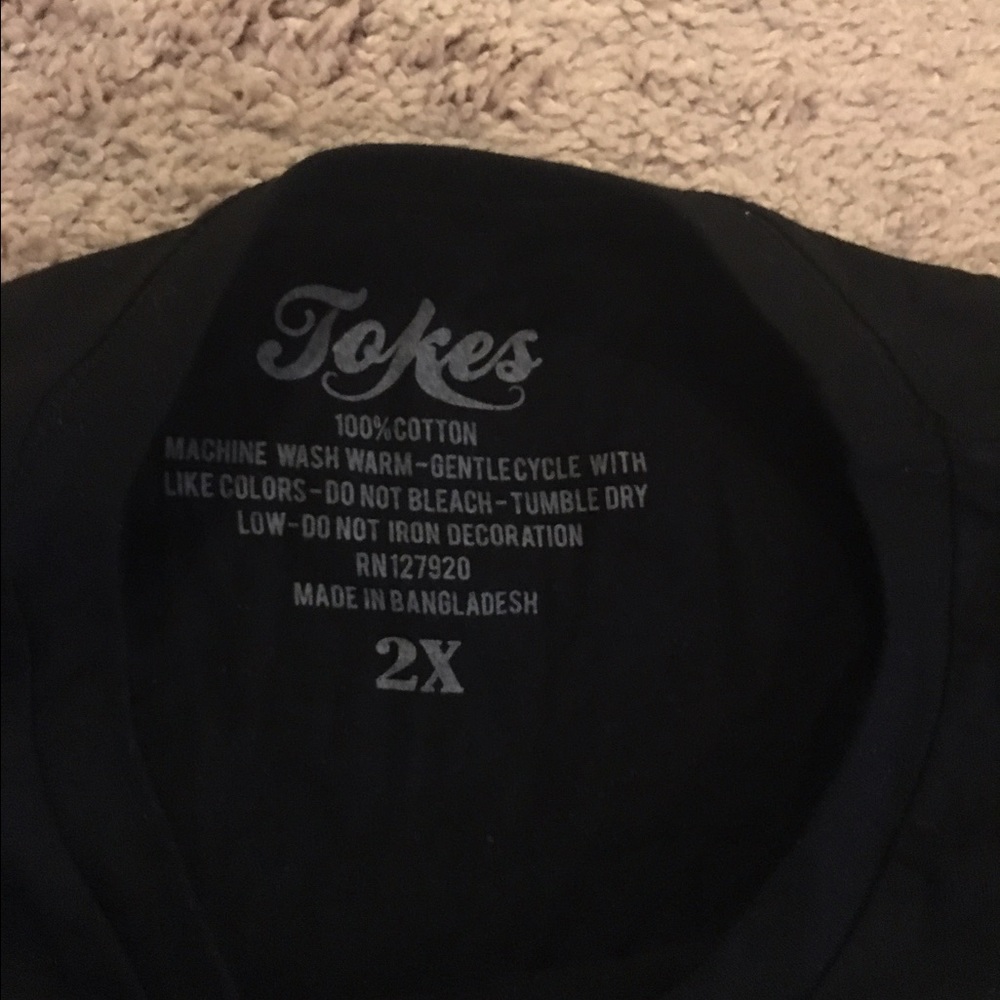 T-Shrit - Picture 3 of 3