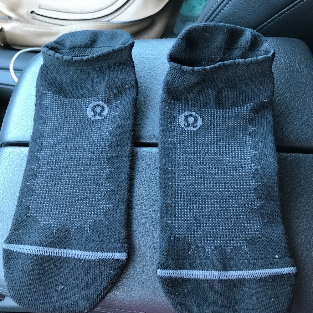Lululemon get a grip socks