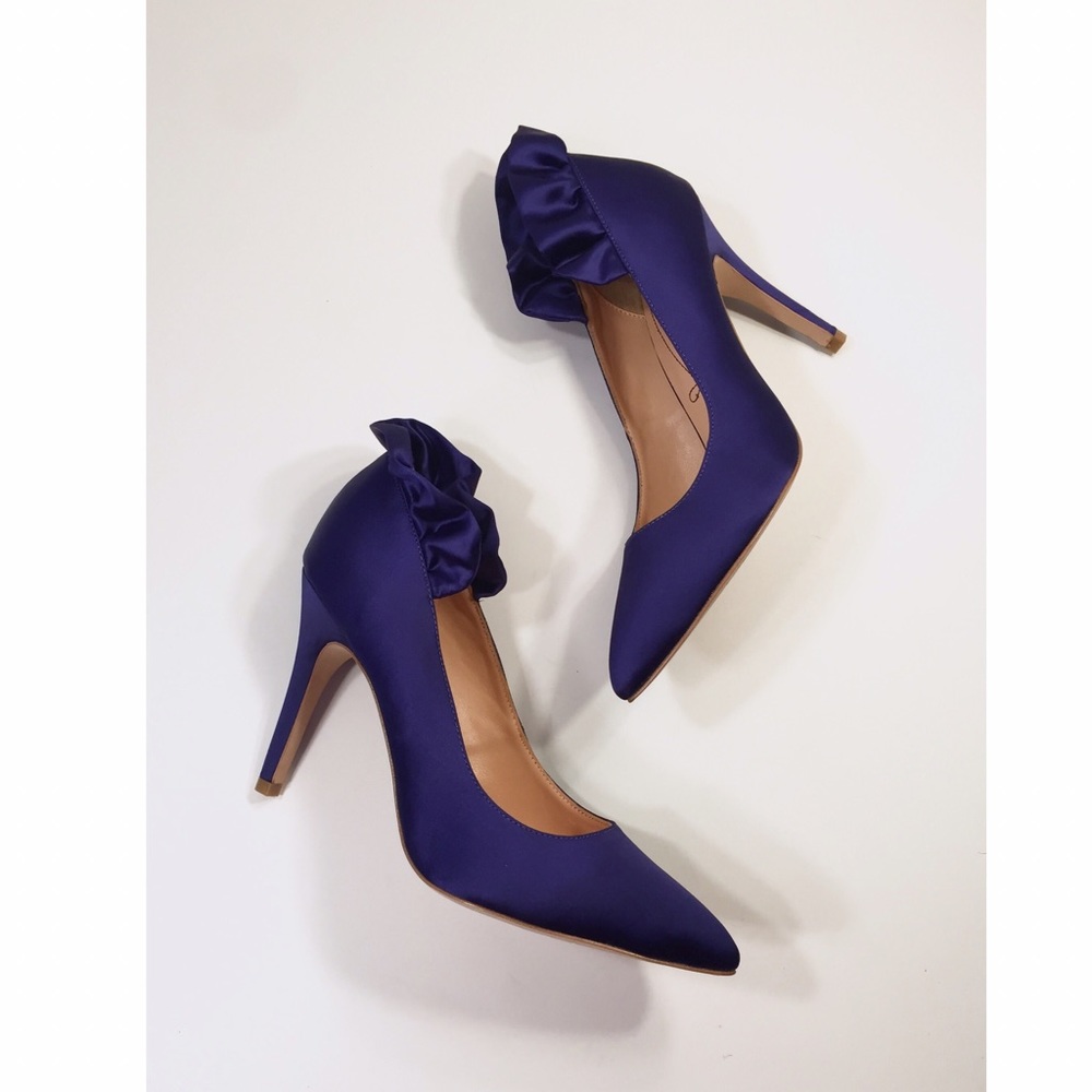 Pour la Victoire Baylie Violet Satin Pump
