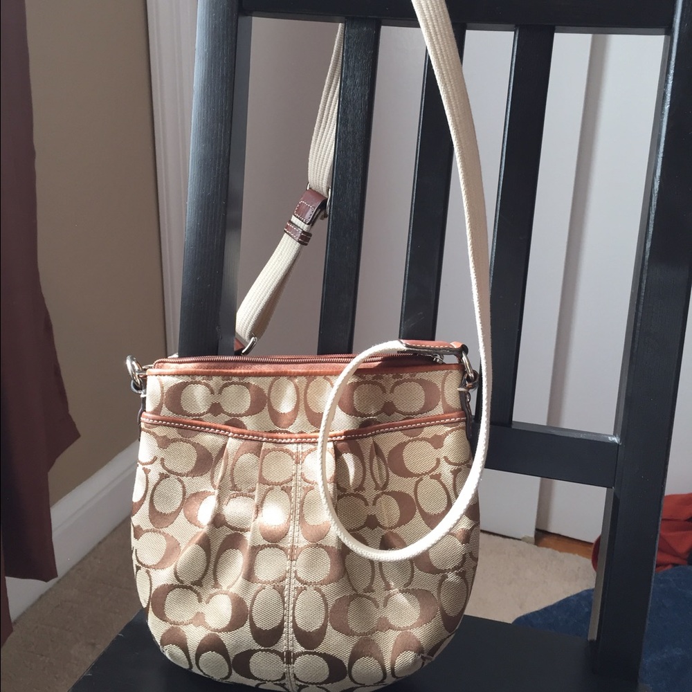 30% OFF 2+ items, free gift Coach cross-body purse