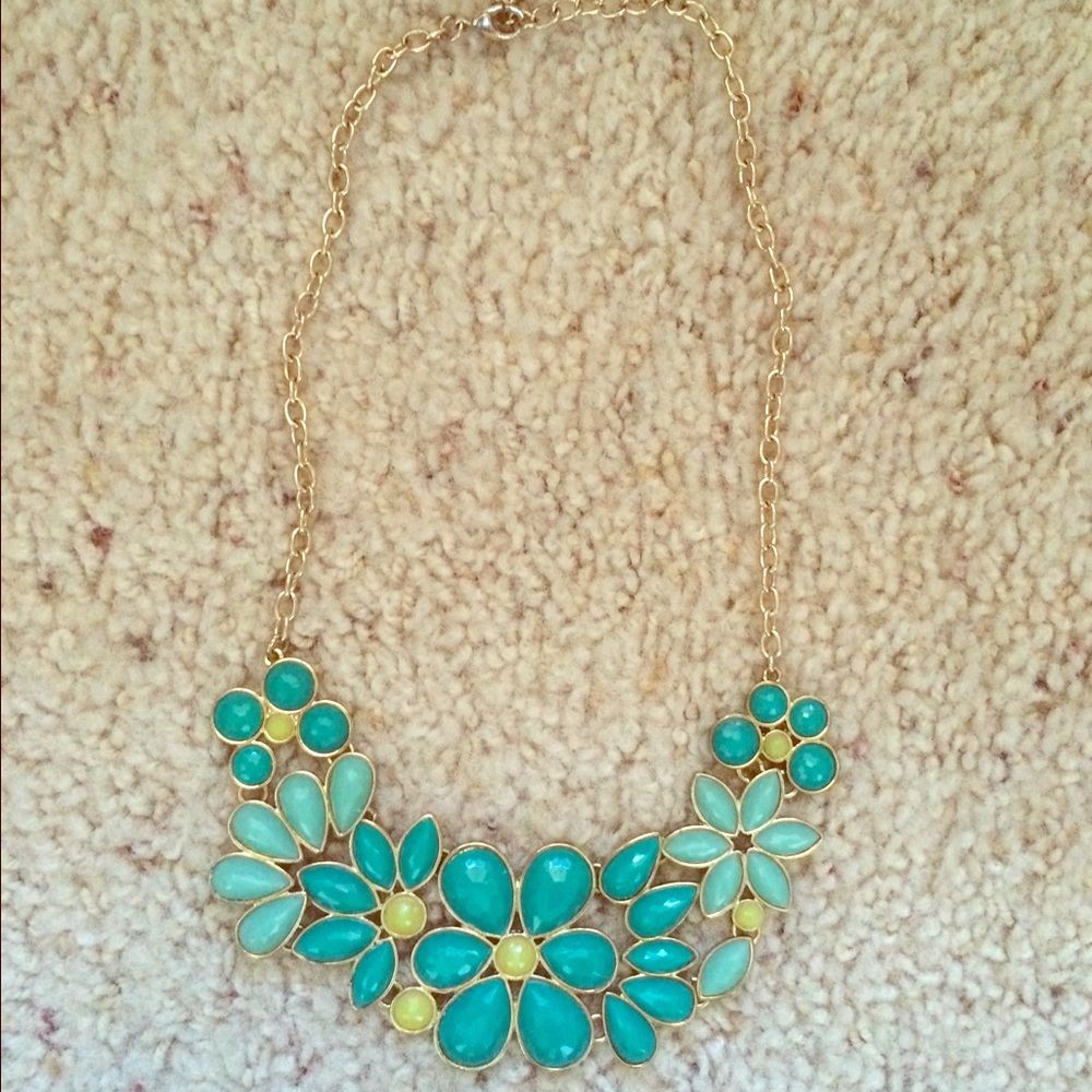 Statement necklace