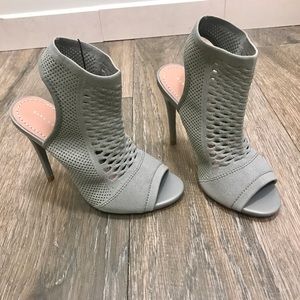 Zara- heels. NEW never worn