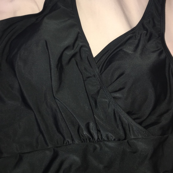 🎉 HP 🎉 Black One Piece with padding 💕 - Picture 5 of 8