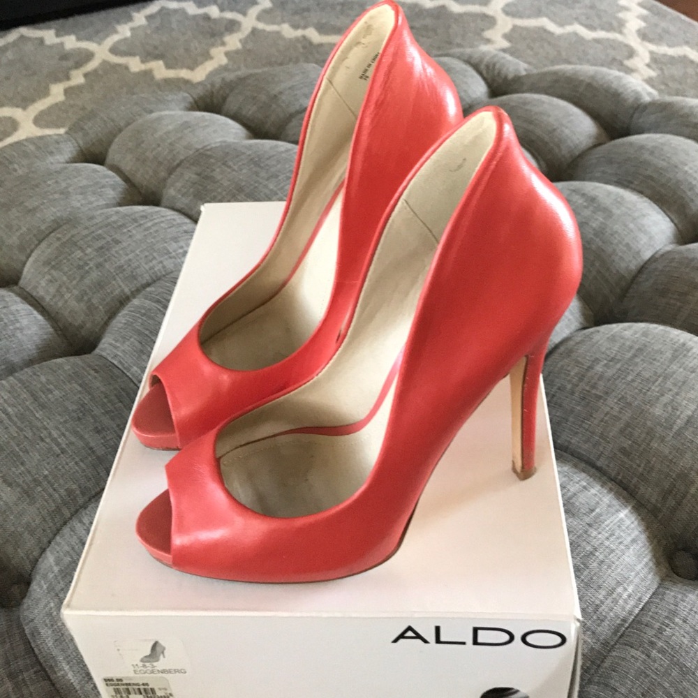 🤑SOLD🤑Aldo coral pumps