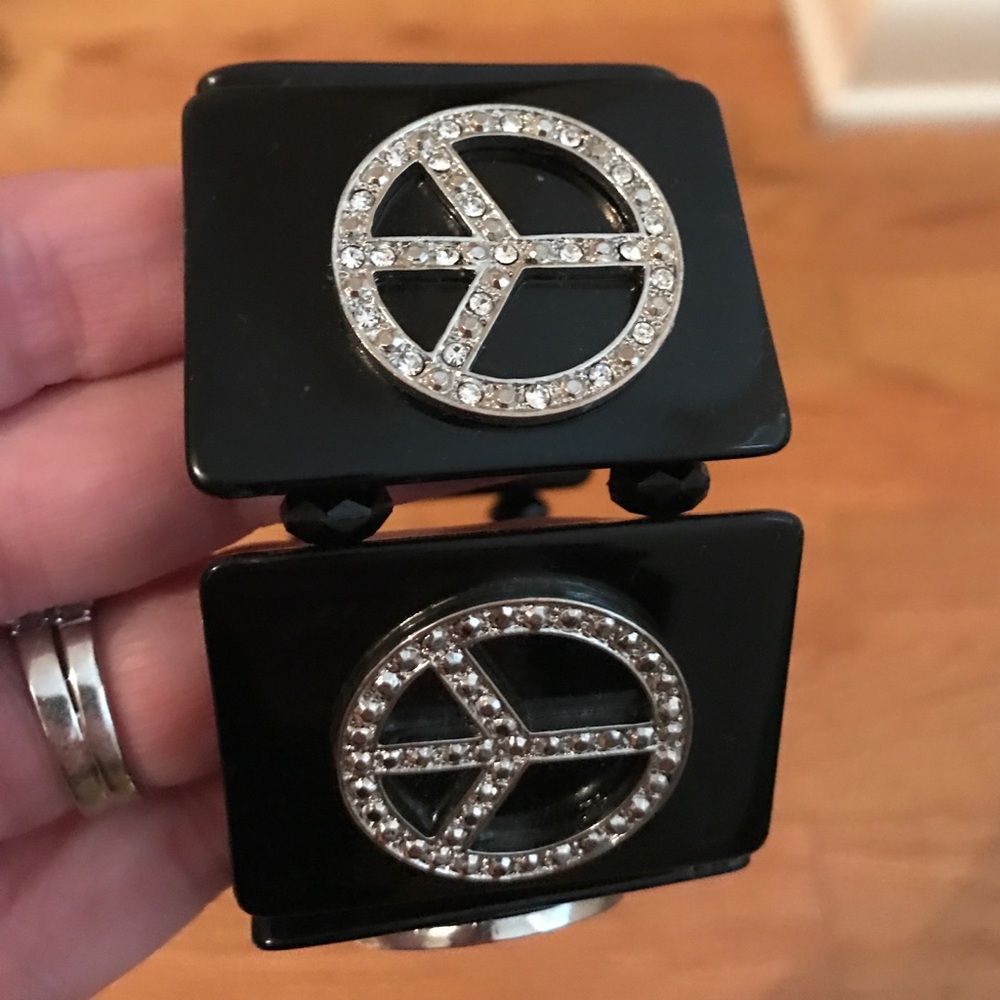 Chunky peace sign stretchy bracelet