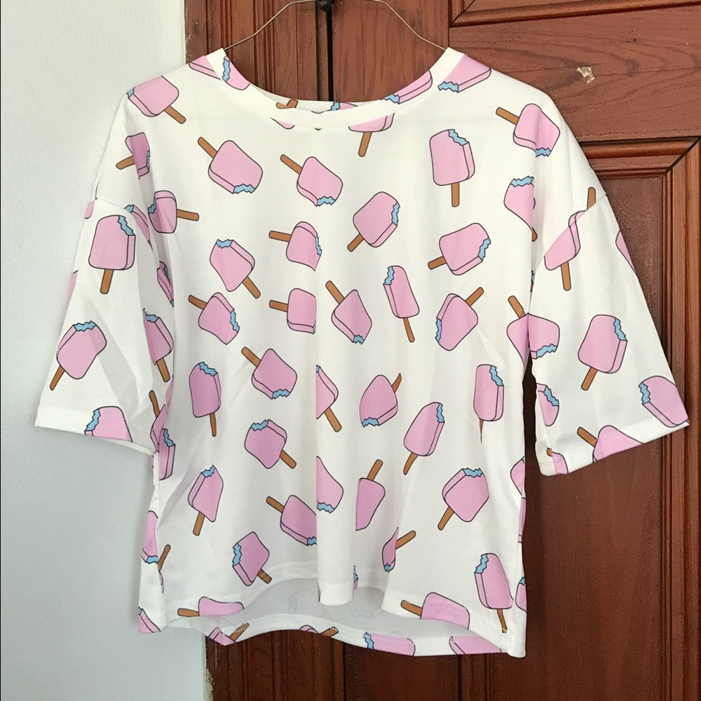 Super fun ice cream cropped top, never worn!