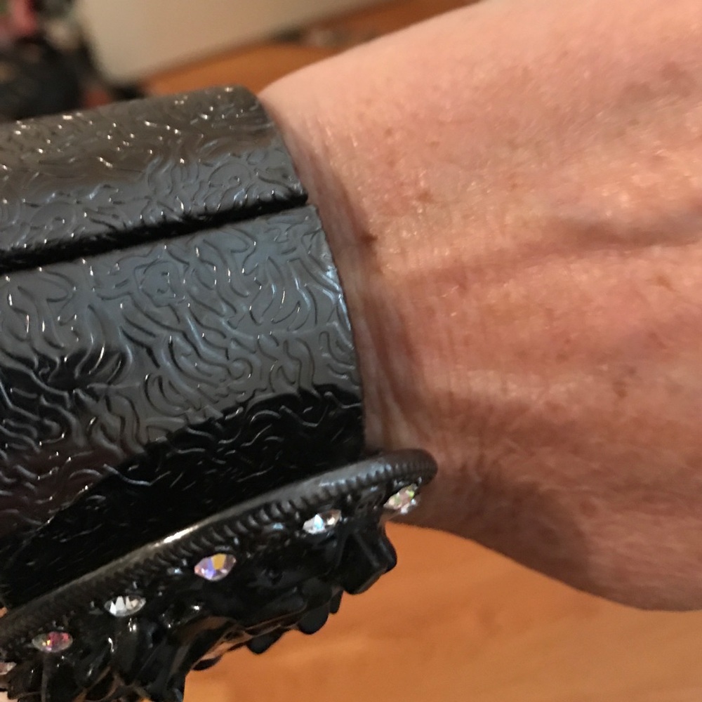 Chunky heart metal bracelet - Picture 3 of 4