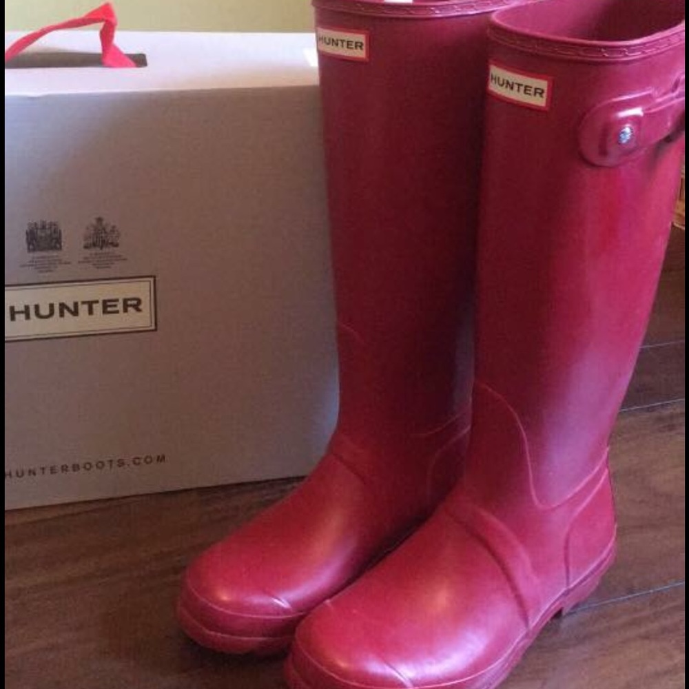 Red hunter boots size 7 worn twice
