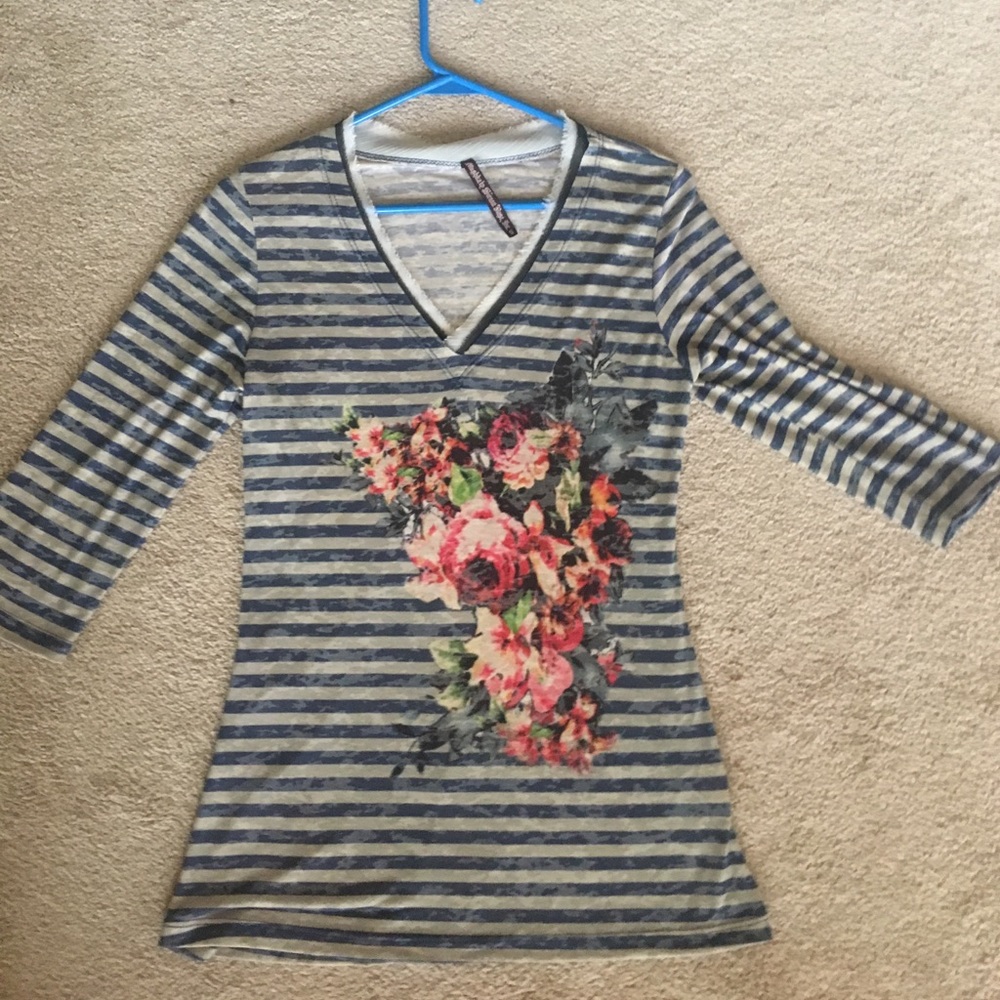 3/4 sleeve tee 💥cute for Spring💐