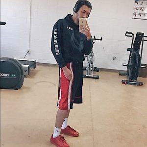 Meet your Posher, Adrian