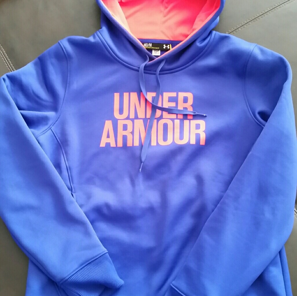 Medium Under Armour sweatshirt