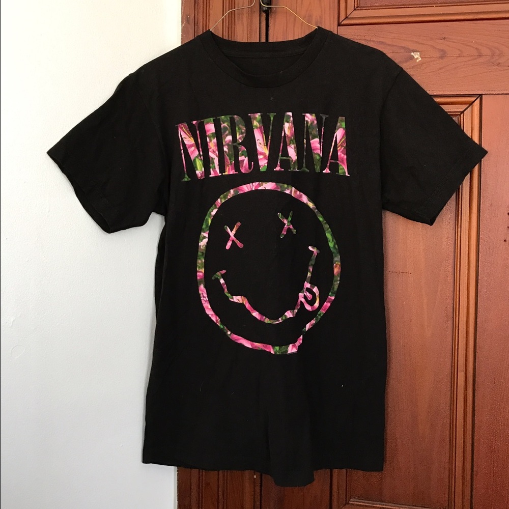 Nirvana unisex flower logo tee, worn once!