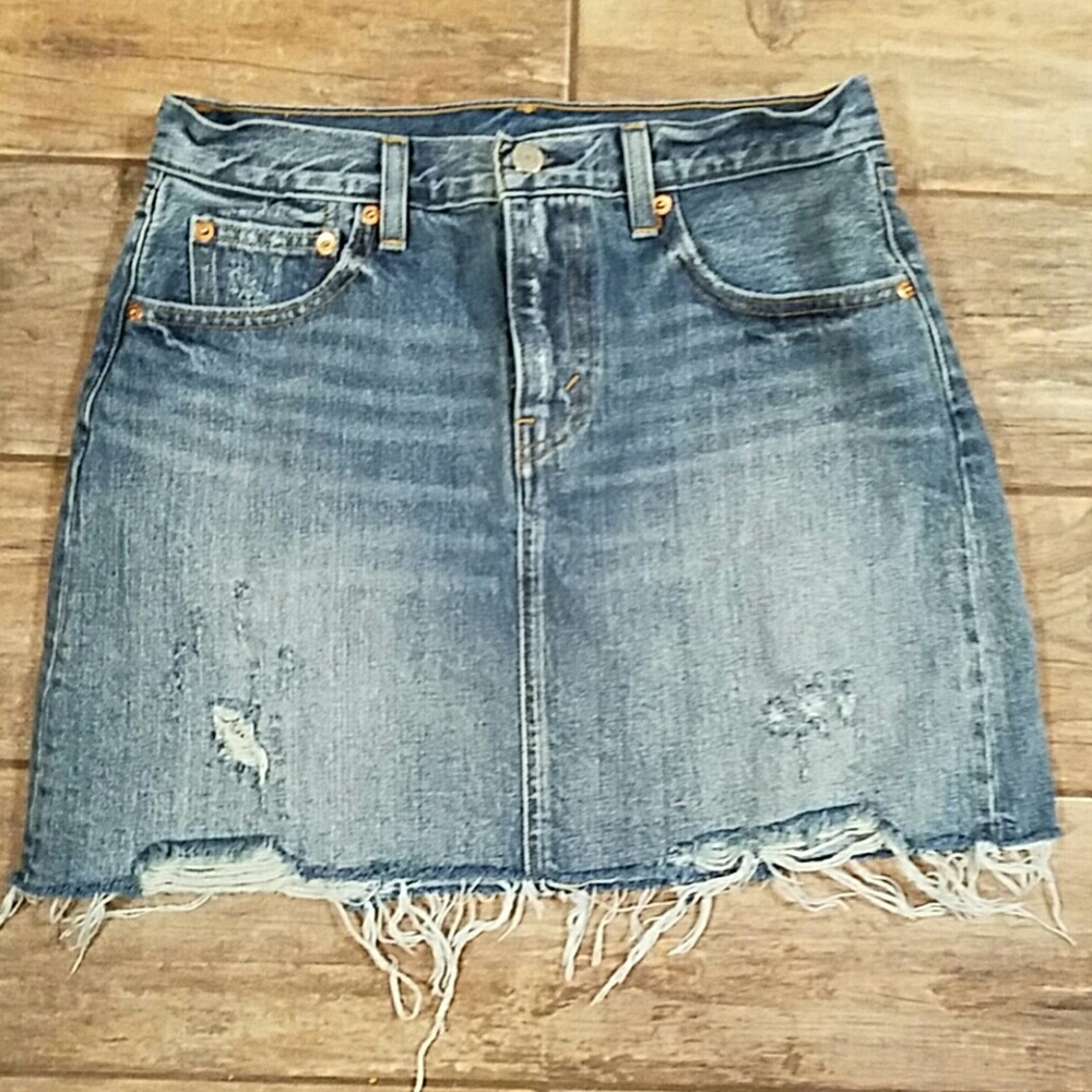 Levis over cast fade denim skirt