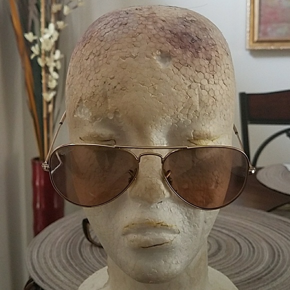 Unisex used authentic  Ray bans sunglasses - Picture 1 of 3