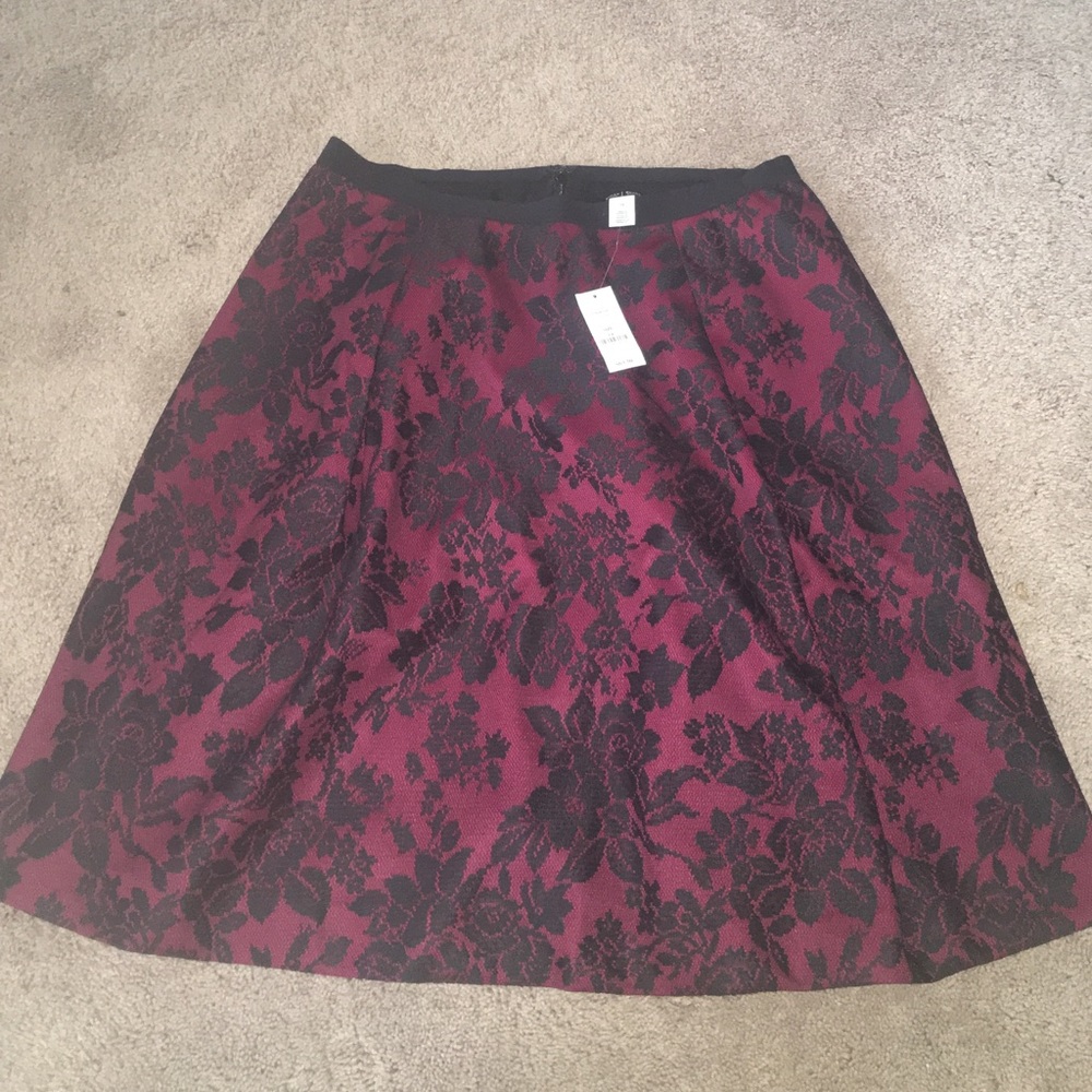 Lace skirt.