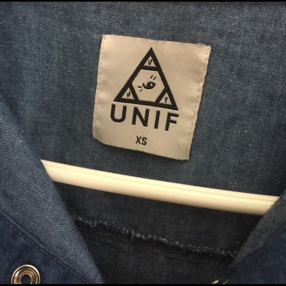 UNIF Shoulder Peek Denim Fade Cutout Shirt - Picture 4 of 6