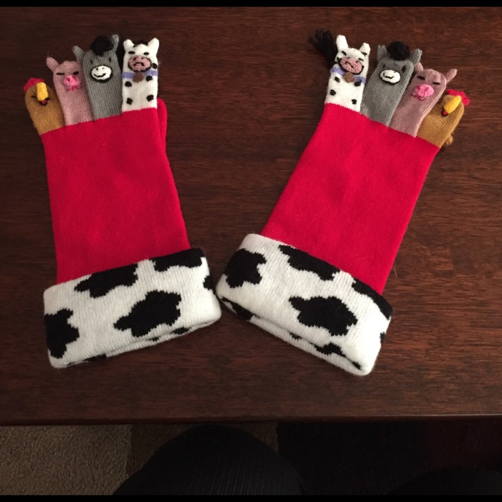 Quirky barnyard-themed gloves