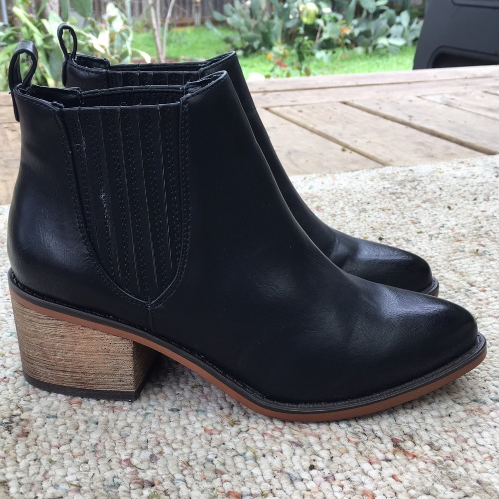 American Eagle Booties