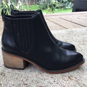 American Eagle Booties