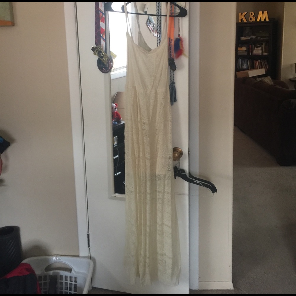 Off white lace Hollister maxi