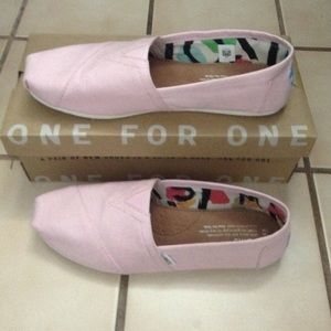 🌸Icing Pink Toms 🌸