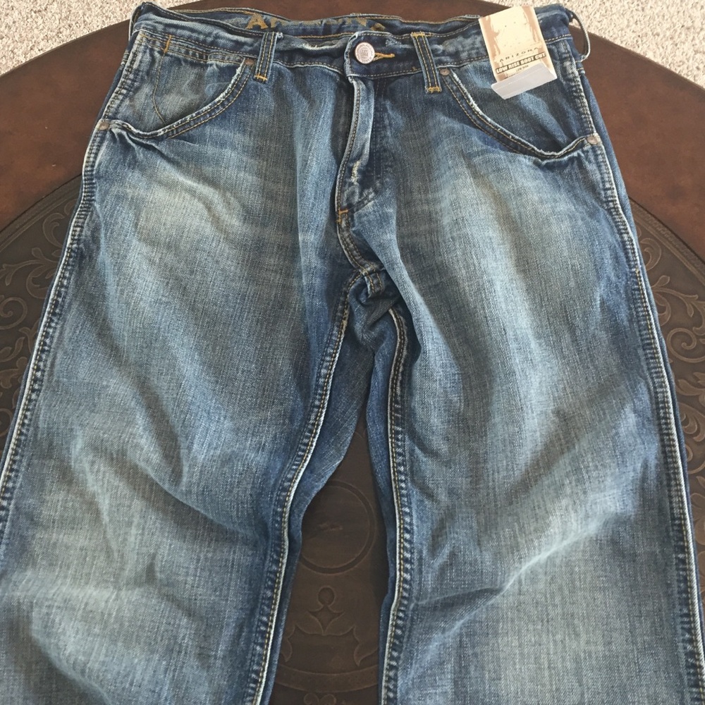 Men's low rise boot cut jeans W 33 IN 30