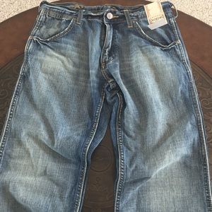 Men's low rise boot cut jeans W 33 IN 30