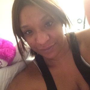 Meet your Posher, Etoria