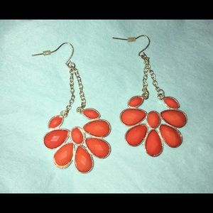 Beautiful orange earrings!! Never worn