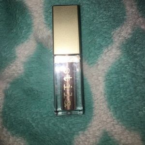 Liquid eyeshadow