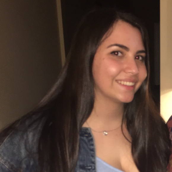 Meet your Posher, Sierra - Picture 1 of 1