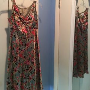 Flowing silk Maggy London dress